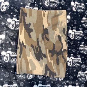 Better ❤️ be . Camo tupe top